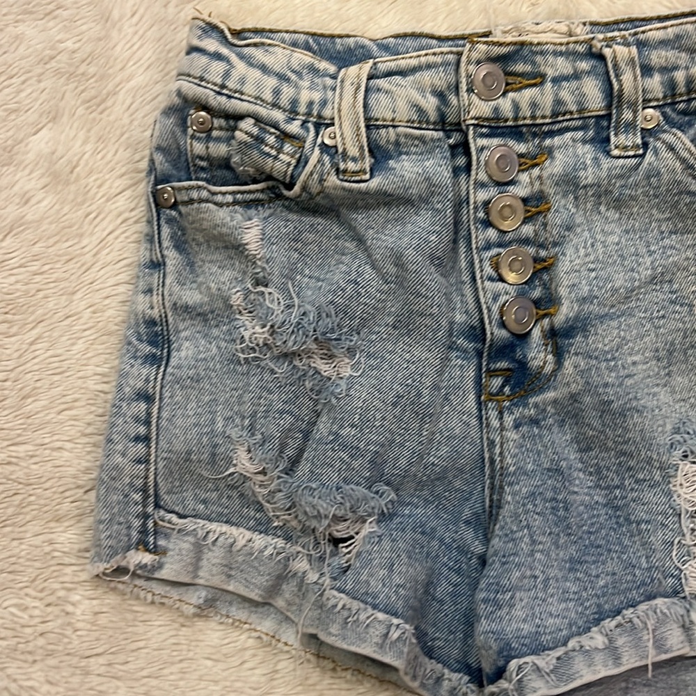 Altar’d State Distressed Denim Shorts Light Wash Size 25/1 - Picture 4 of 10